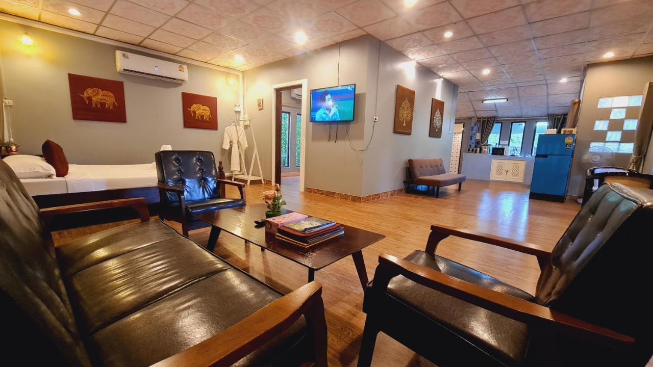 Amantra Homestay & Village Сураттхани Экстерьер фото
